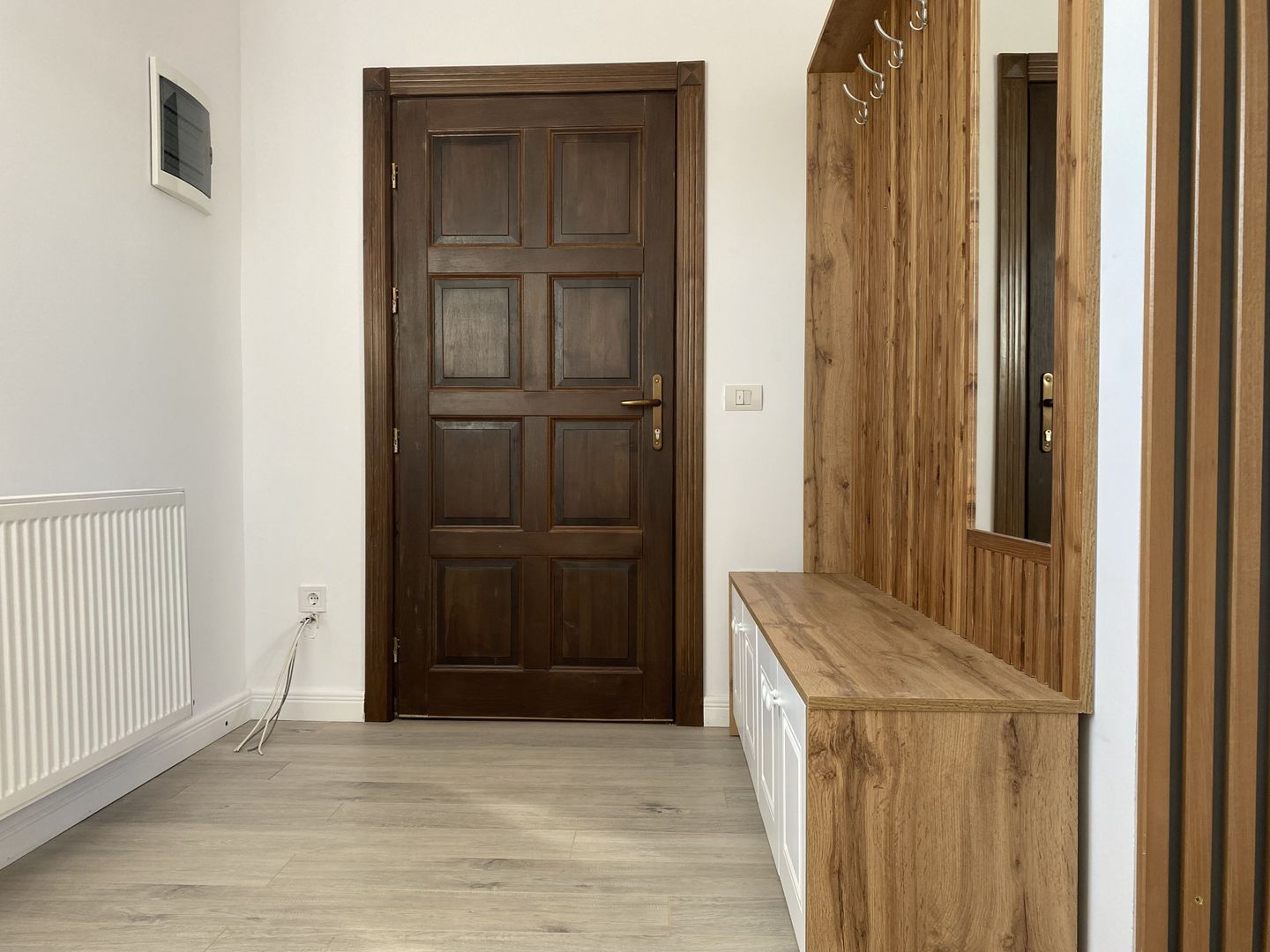 Liniste si confort! Vanzare casa la cheie, luminoasa in Priseaca! - Poză 14