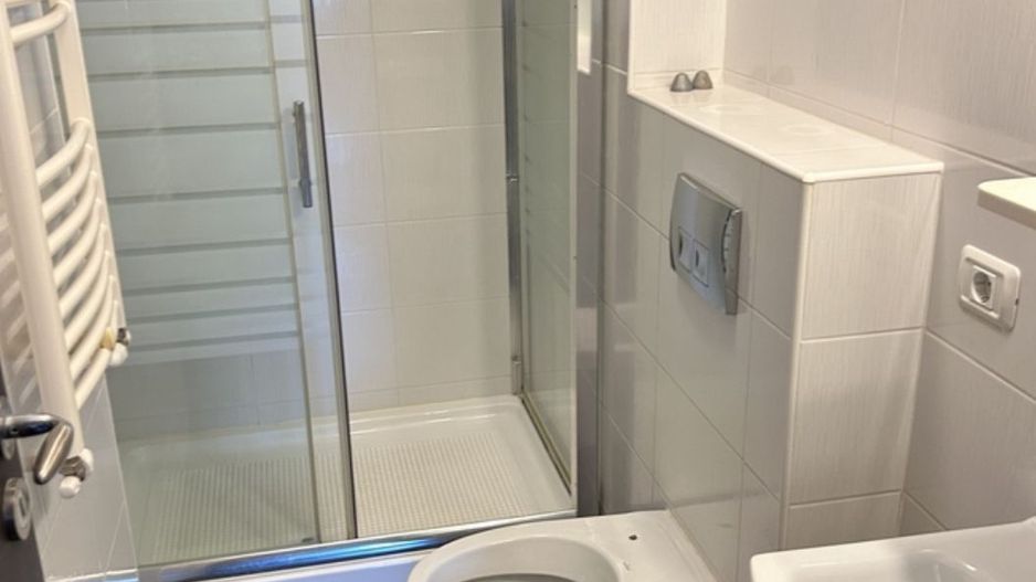 AP. 3 CAMERE BD. LAMINORULUI, LOC PARCARE, CENTRALA, BOXA, COMISION 0% - Poză 9