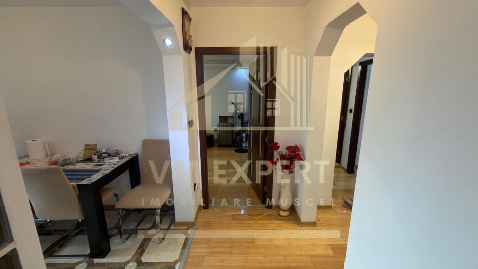 APARTAMENT 3 CAMERE ETAJ 3 VIȘOI CAMPULUNG - Poză 11