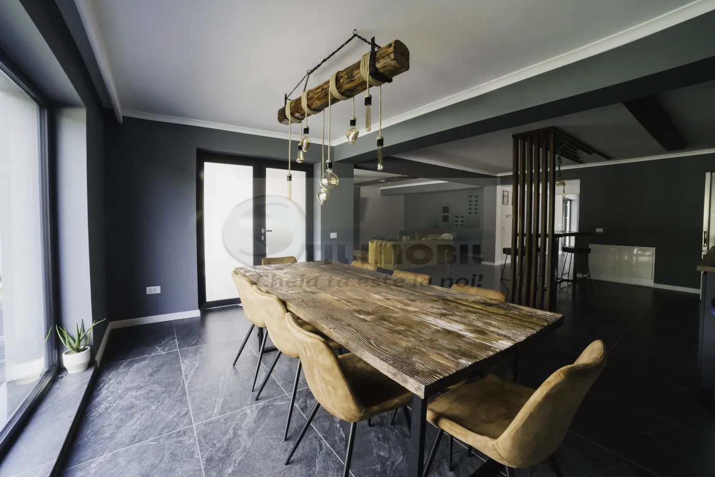 Pensiune de vanzare Voronet - 6 camere - 7 bai - Poză 4