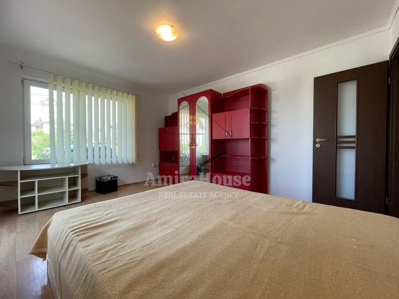 Apartament 3 camere cu terasa de 24 mp, parcare, imobil tip vila, Buna Ziua - Poză 3