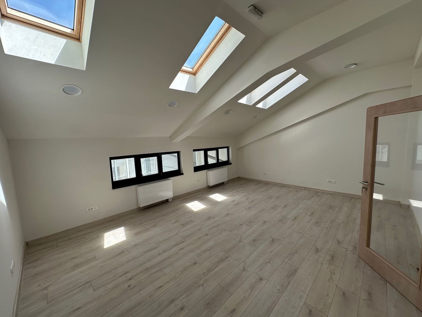 Saptii de birouri Ultracentral suprafețe de la 28 - 940 mp - Poză 5