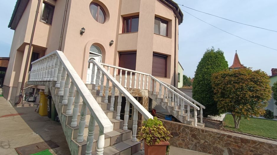 🏡 VILA DEOSEBITĂ DE VÂNZARE ÎN ARAD – ZONA CENTRALĂ - Poză 5