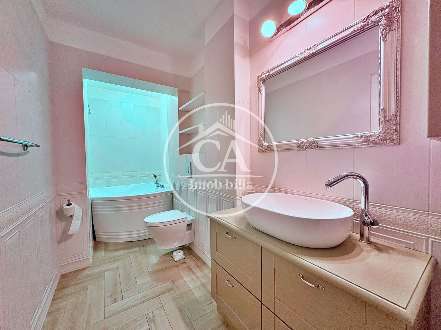 Apartament cu 3 camere situat în zona Decebal - Poză 8
