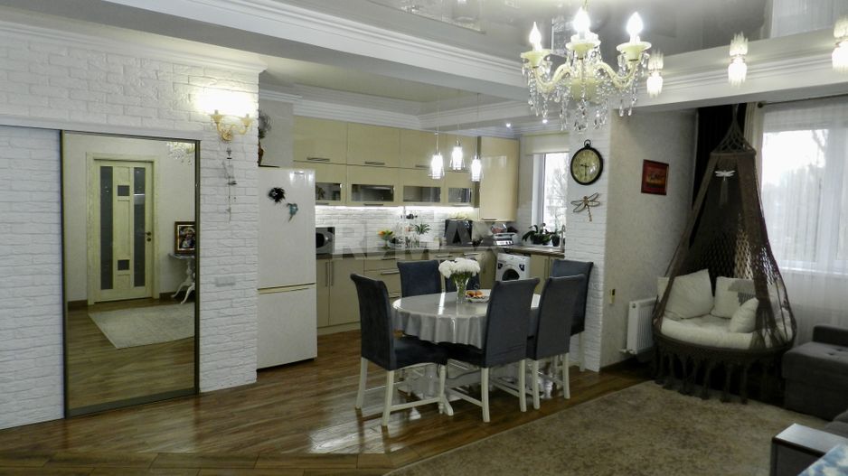 Apartament cu două dormitoare și living comasat cu bucătărie - Poză 4