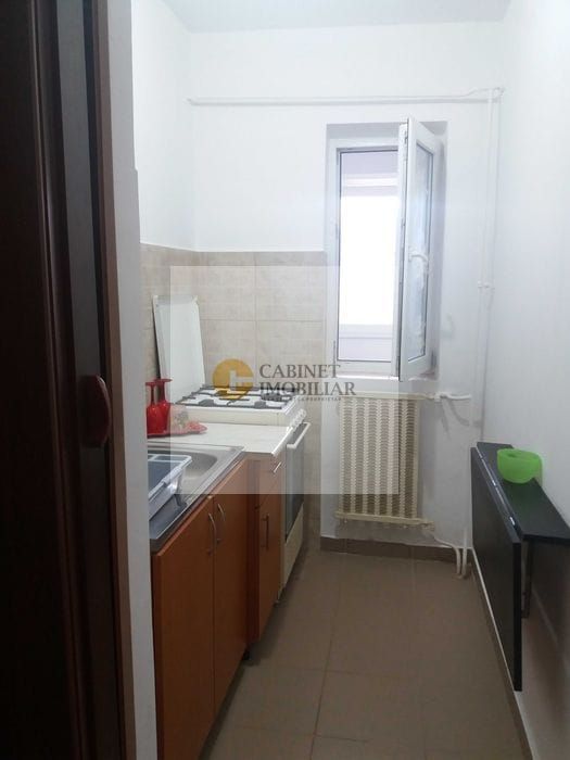 1 camera | 1984 | langa parc si Metrou Crangasi - Poză 4