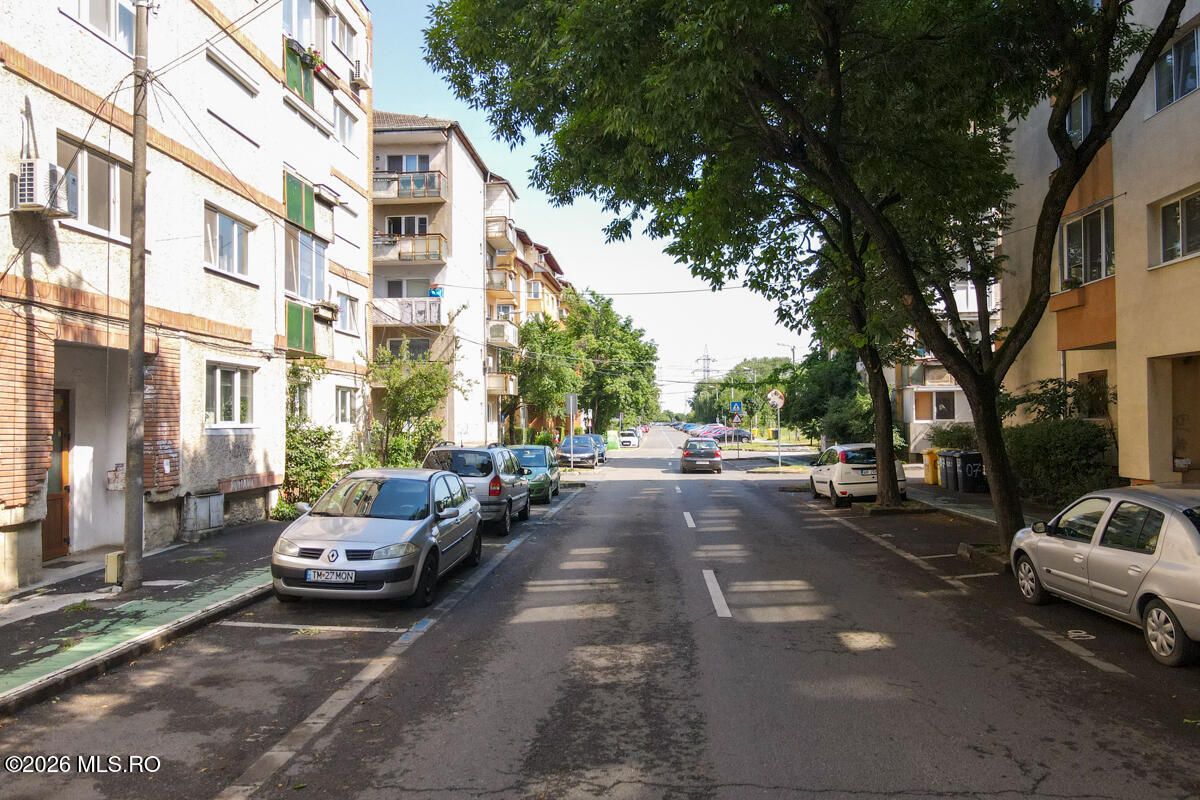 Soarelui - Scoala 30 - 3 Camere, Decomandat, 2 Bai, Etaj 2, Centrala - Poză 19