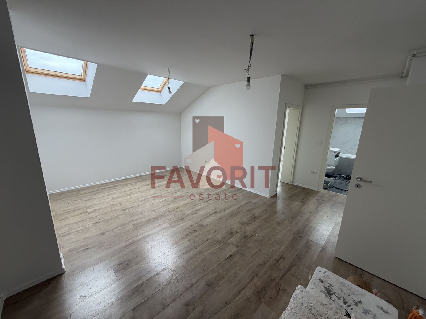 Spatios. Bucatarie inchisa. 2 balcoane. - Poză 5