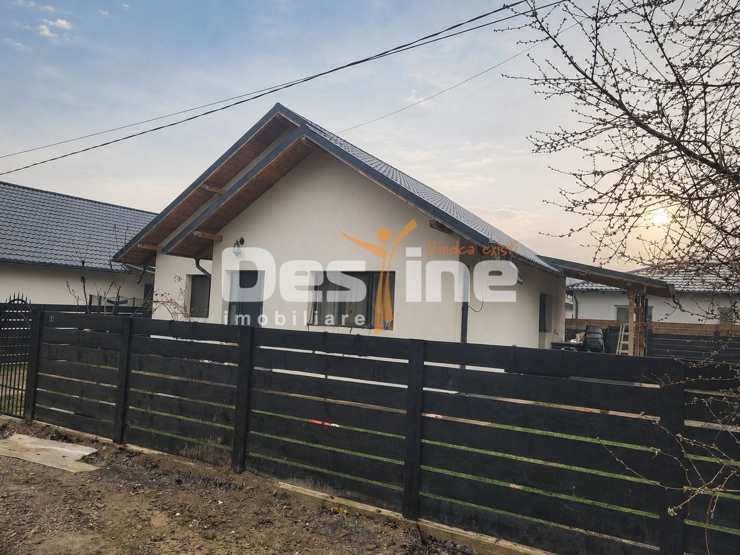 Casă LUNCA CETĂȚUII, 3 camere, decomandat, 82 mp, mansardă + parcare - Poză 3