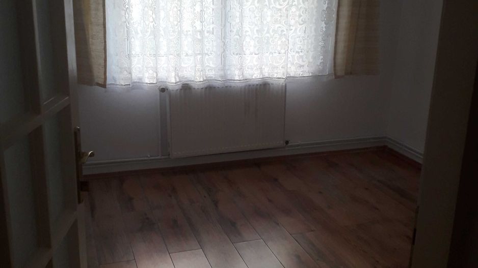 Vând apartament 3 camere , micro 17, destinație spțiu comercial - Poză 5