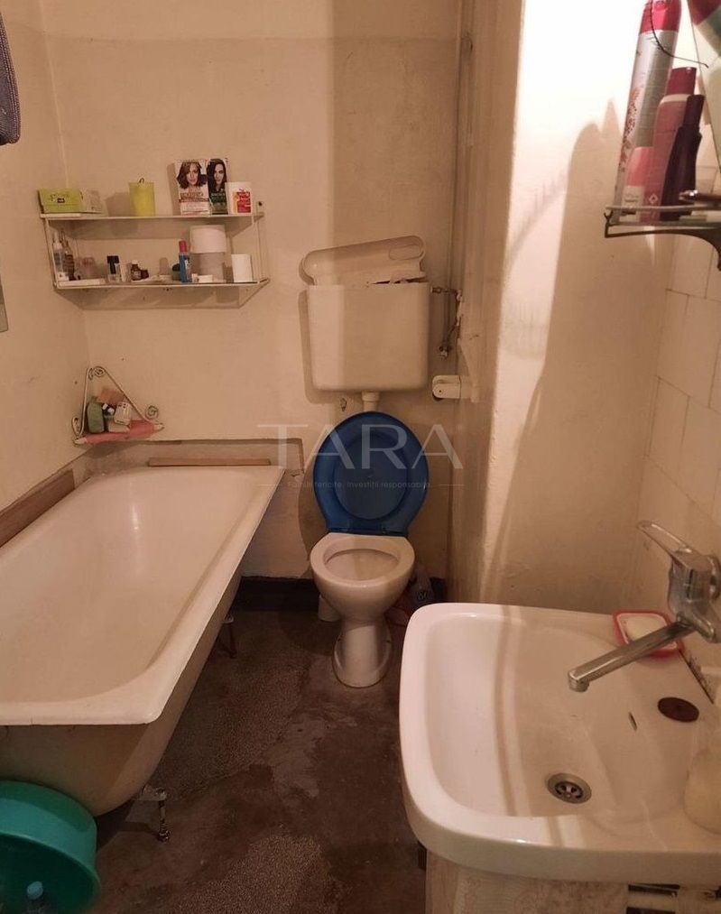 Apartament Semicentral aproape de Facultatea de Litere. - Poză 5