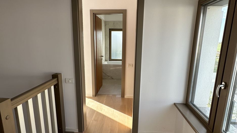 Casa cu 5 camere - Dumbarvita - Poză 11