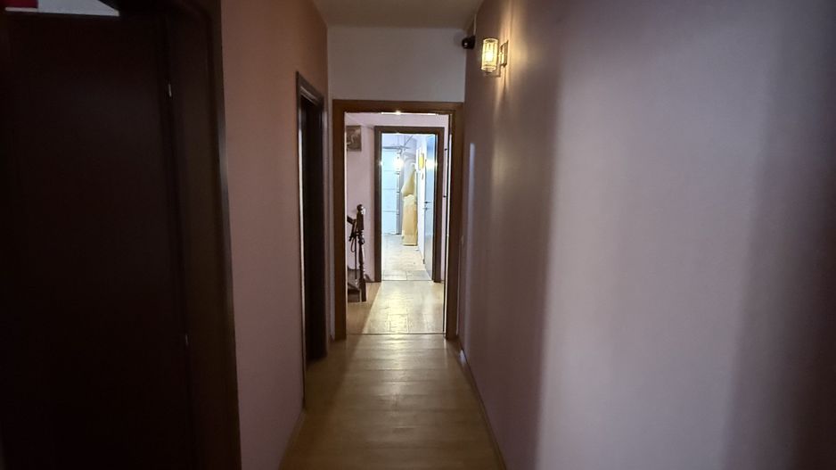 Vila P+1 cu terasă 255 mp + garaj 22,5 mp si teren 417 mp-Berceni ! - Poză 27