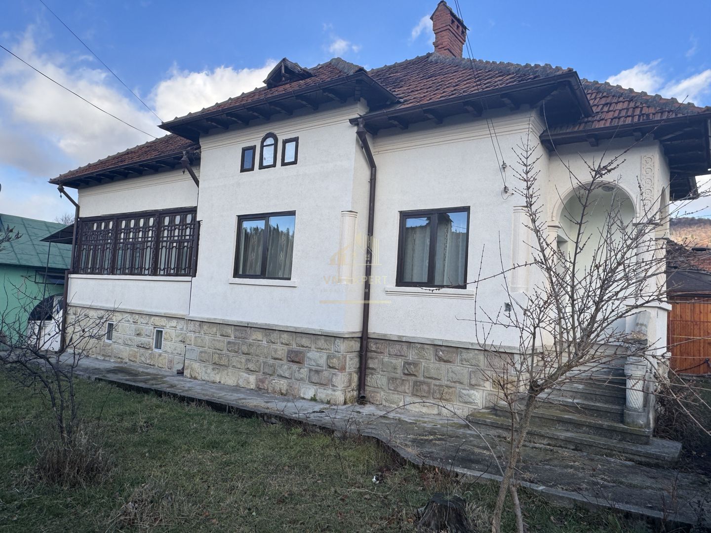 VILA 4 CAMERE, LERESTI, TEREN 3489 MP COMISION 0% CUMPARATOR - Poză 1