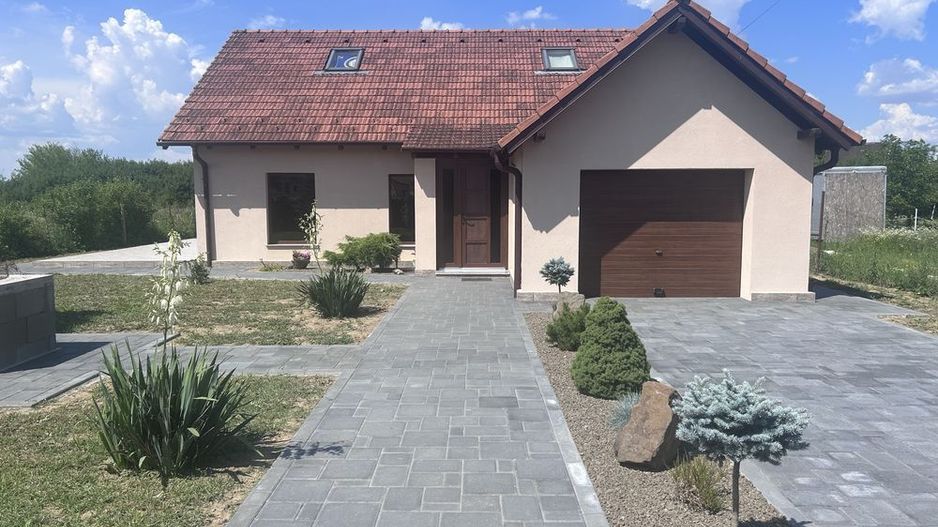 BRASADAS vinde casa individuala spatioasa. - Poză 1