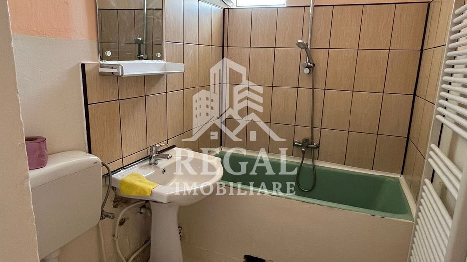 Apartament 3 camere – Ultracentral, vedere spre pietonală și Parc - Poză 7