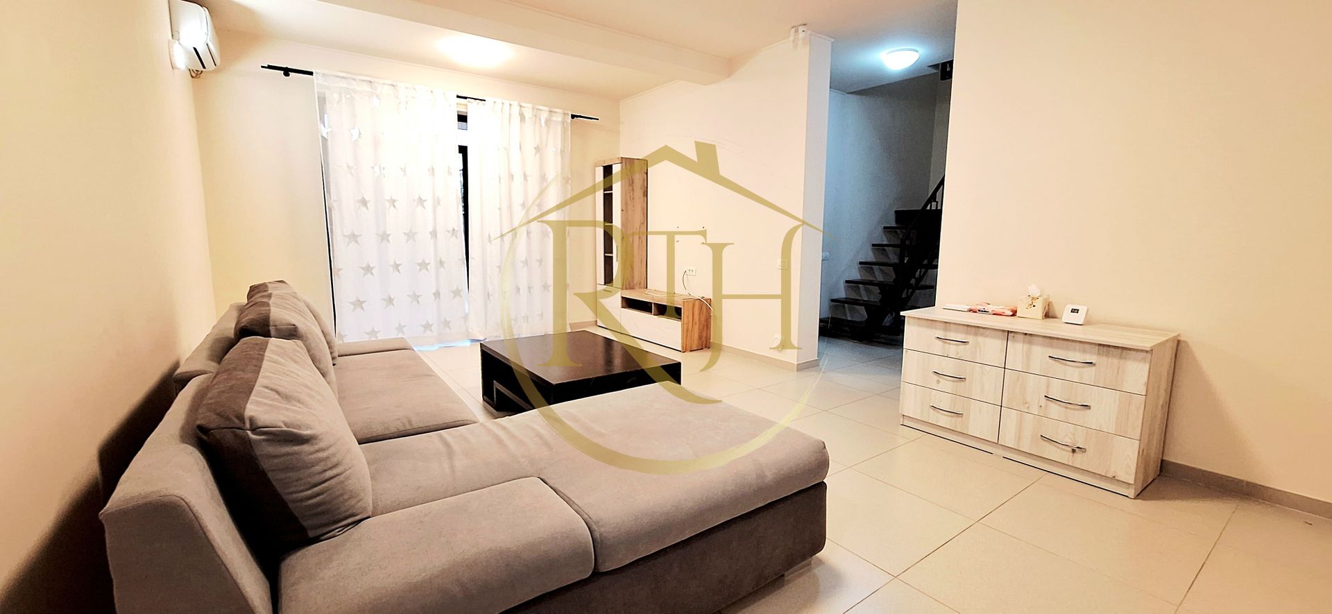 Oferim spre inchiriere casa cu 4 camere in Giroc aproape de Penny ,pet friendly. - Poză 1