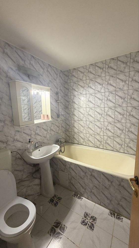 De Inchiriat : Apartament 3 Camere, Bd. Alexandru Obregia – Piața Sudului - Poză 6