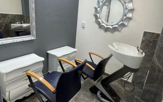 Salon / Frizerie de închiriat – complet utilat, Zona Episcopia Bihor - Poză 1