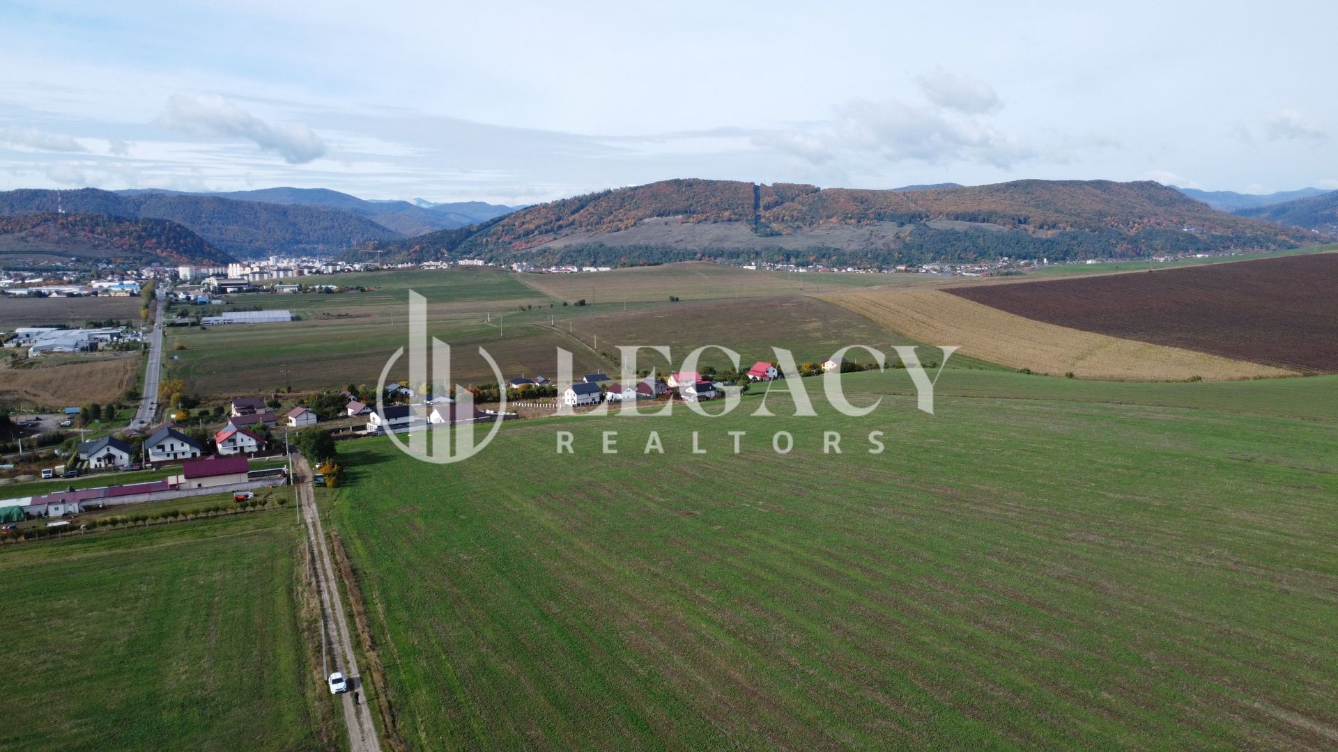 Teren intravilan 10.000 mp Gârcina lângă Sala Polivalenta Piatra Neamț - Poză 1