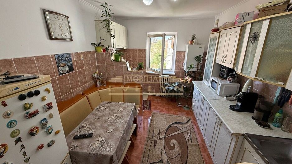Vânzare Apartament 4 Camere - Decomandat - 78 mp - Str. Împărat Traian (Școala Nr.11) - Poză 3