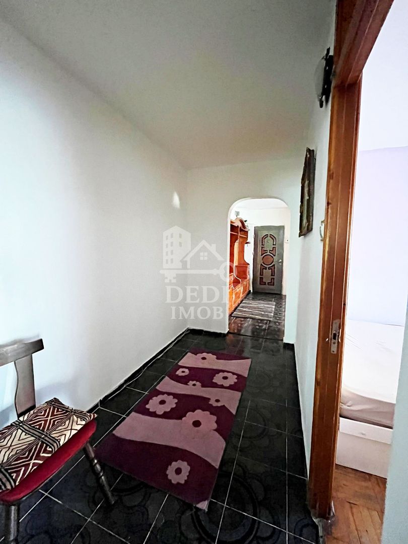 Apartament 3 camere de vanzare in zona Rogerius, Oradea - Poză 10
