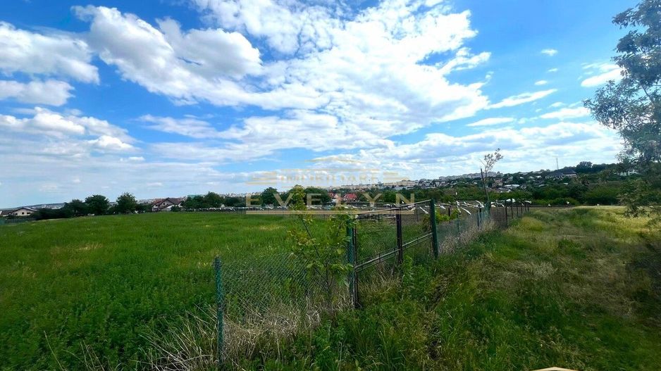 Teren intravilan 1600 mp situat pe str.Dobosari, pret 35 euro/mp neg - Poză 1