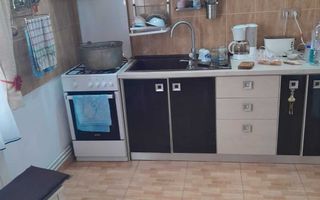 Apartament la casă in zona centrala a orasului Cisnadie - Poză 7