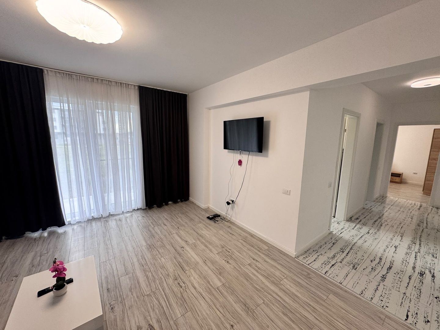 AP. 2 CAMERE- CURTE 60 MP, PARCARE INCLUSA, CENTRALA PROPRIE, MODERN - Poză 3