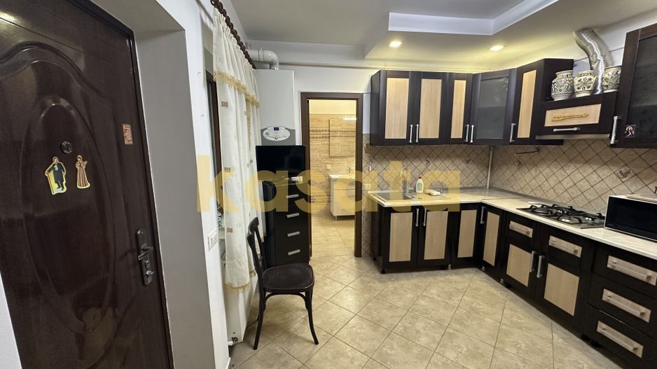 Casă 3 Camere de Vanzare | Curte | Renovată | Magazie - Poză 1