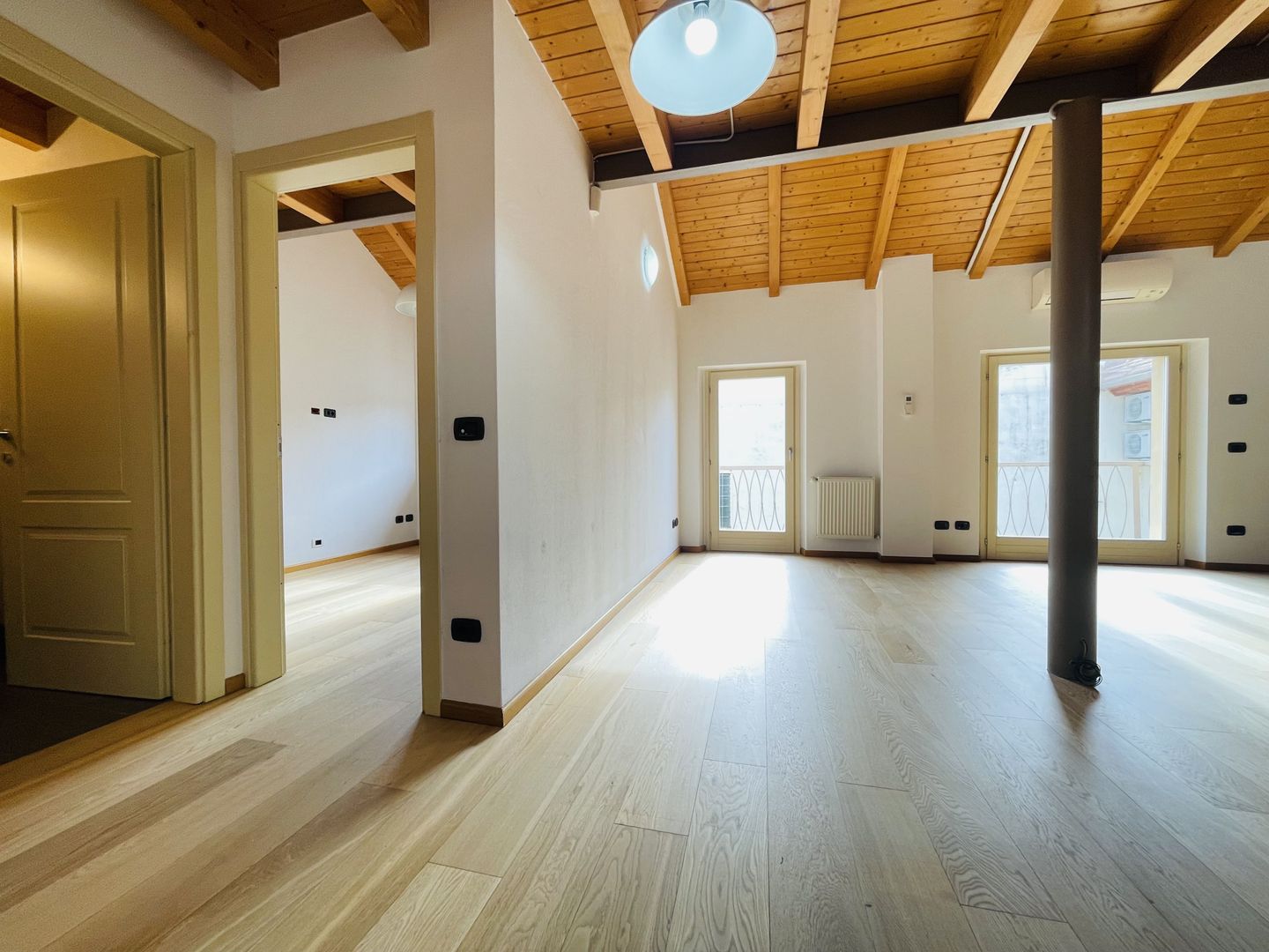 P-ta Unirii - Comision 0% | Apartament 3 camere-113 mp | Imobil 2008 - Poză 14