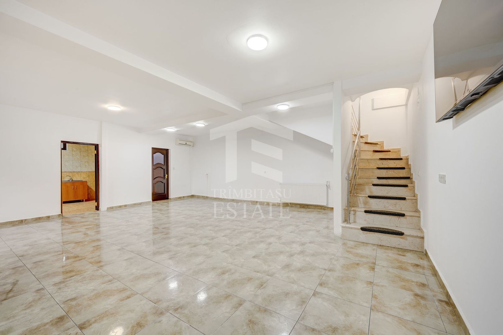 Casa Timpuri Noi 2010 P+1+M 220M - Poză 6