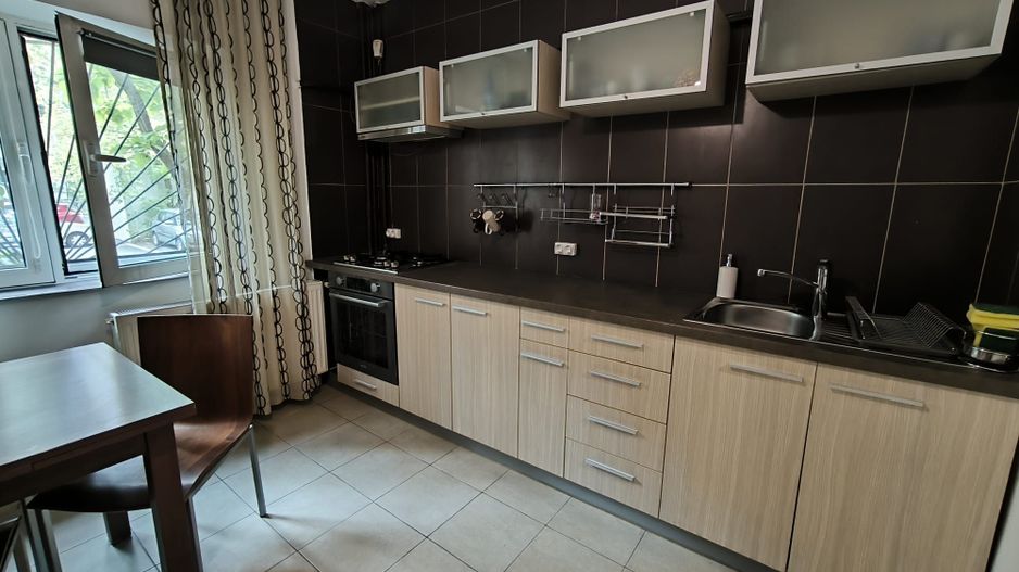 Apartament decomandat Eroii Revolutiei - Poză 6
