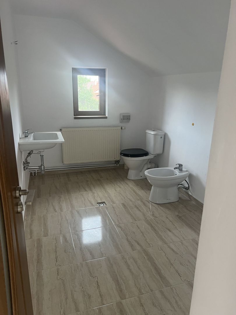 CASA DE VANZARE IN CARTIERUL PRIMAVERII -GIARMATA MARE - Poză 7