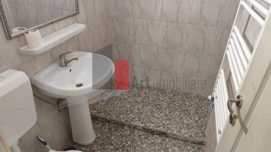 Apartament de vanzare cu 2 camere in zona Pajura. - Poză 38