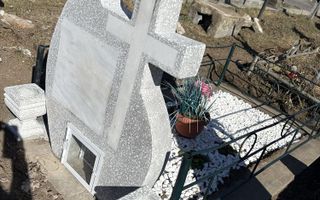 Loc de veci în Cimitirul Eternitatea, Iași - Poziție excelentă - Poză 7