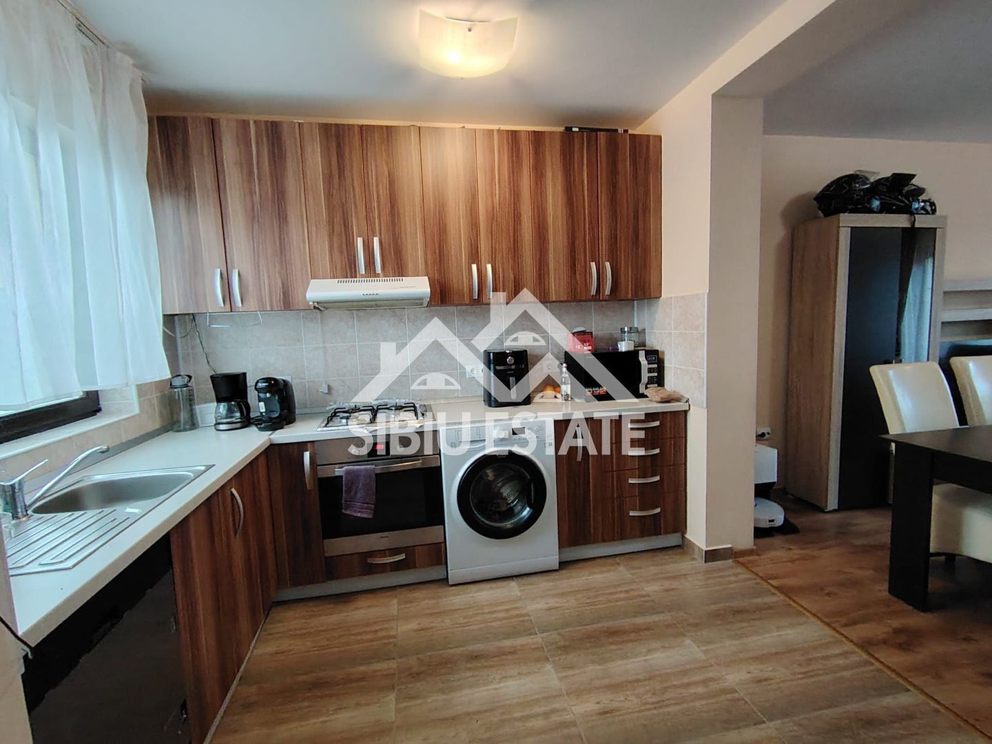 Casa de inchiriat Sibiu, 4 camere 2 bai - Poză 4