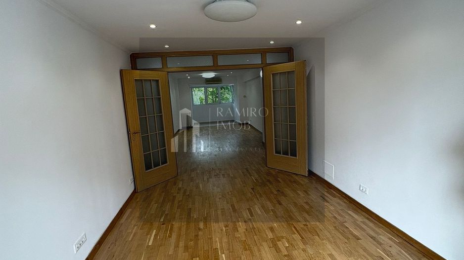4 camere  etaj 1 /450 m METROU UNIRII - Poză 15