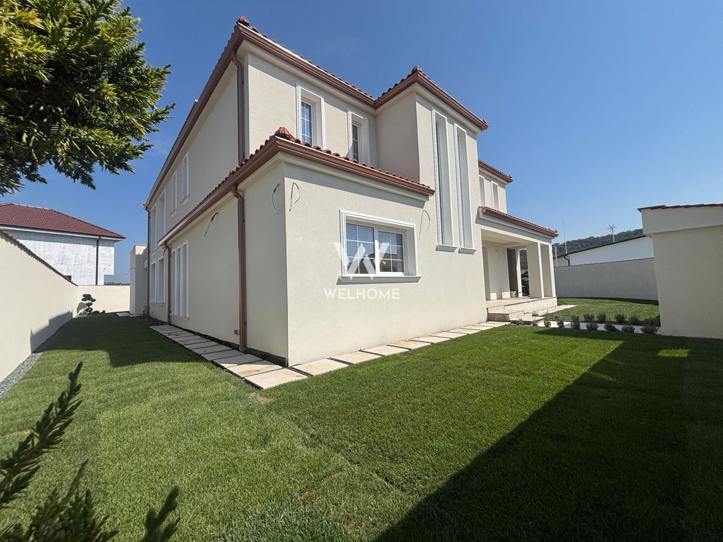 Vila EXCLUSIVISTA cu Piscina, Garaj si 3 Terase - Poză 3