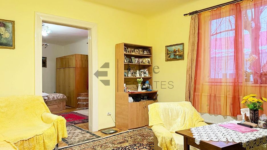 Casa singura in curte ultracentral in Oradea - Poză 2