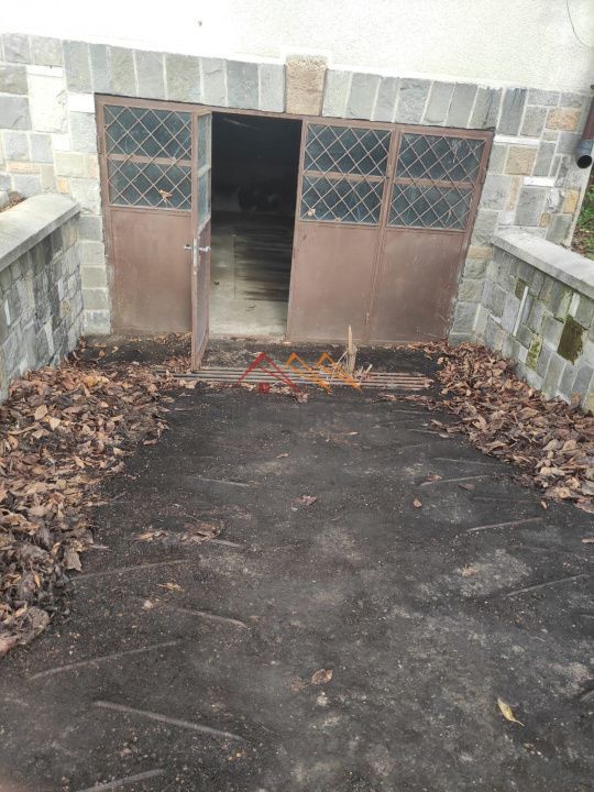 Casa D+P+E, an 1980, teren 285 m2, zona foarte buna, Campina, Prahova - Poză 10