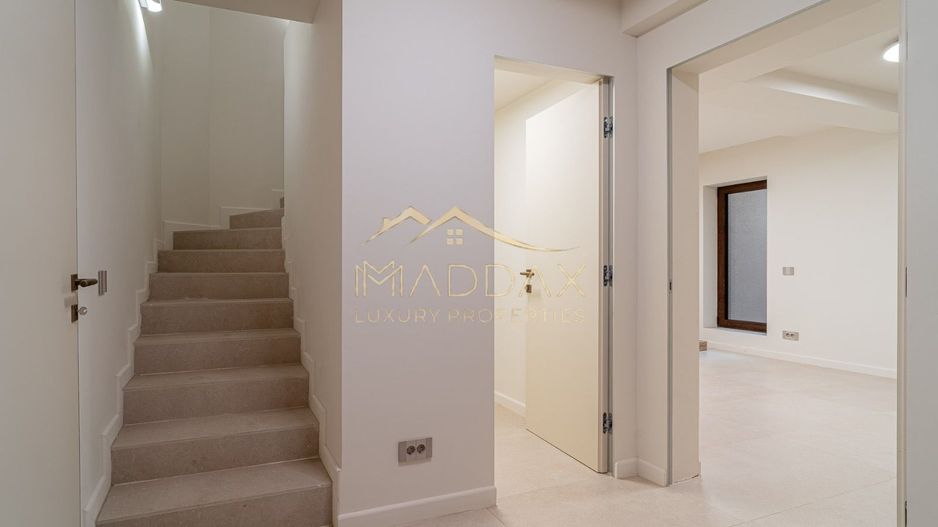 Vila Unica Noua cu 8 camere *300mp* /fotovoltaice si pompa cladura// Dorobanti - Poză 30