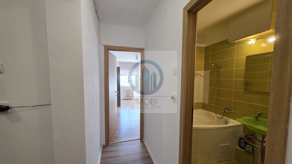 Apartament 3 camere, Decomandat, 74 mp, Deva – Bd. Decebal, Bloc 23 - Poză 12