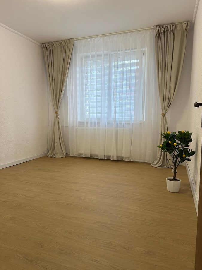 Apartament 2 camere de vanzare - Berceni, Piata Sudului - Poză 1