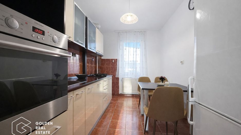 Apartament cu 4 camere, zona Micalaca, etaj 3, decomandat - Poză 6