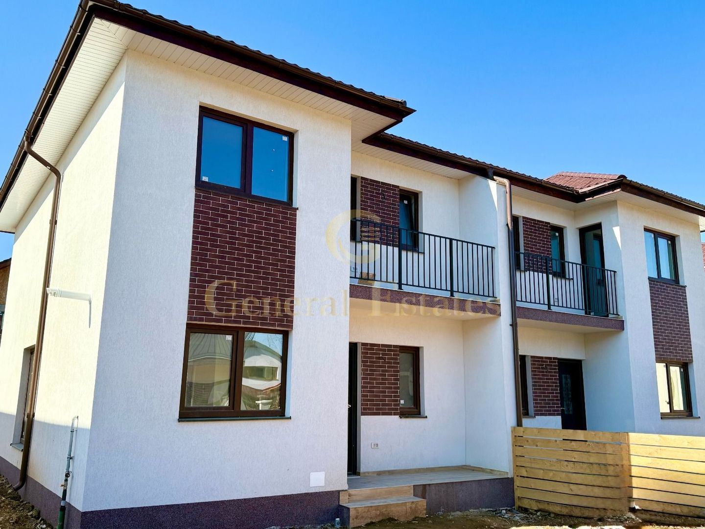 Casă tip duplex de vânzare – Cartier Izvor, Brașov Intabulata. - Poză 1