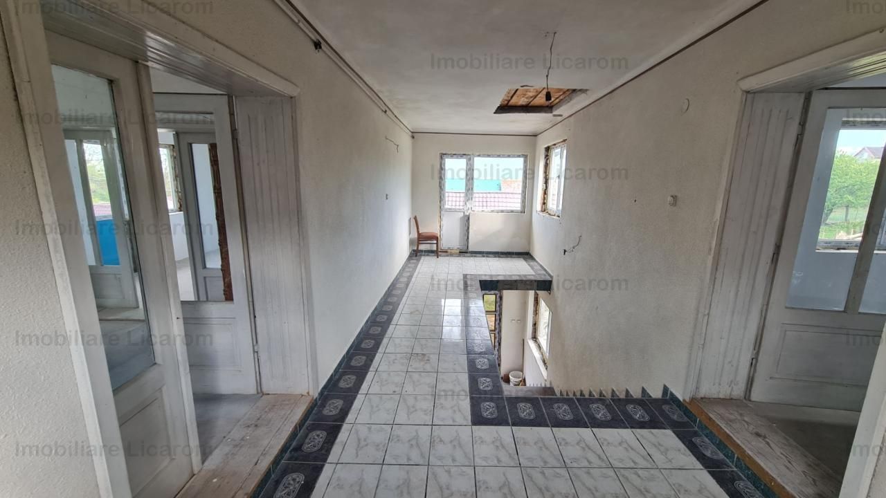 Vila P+E+Pod in Codlea zona cu aer curat,teren 1050 mp - Poză 3