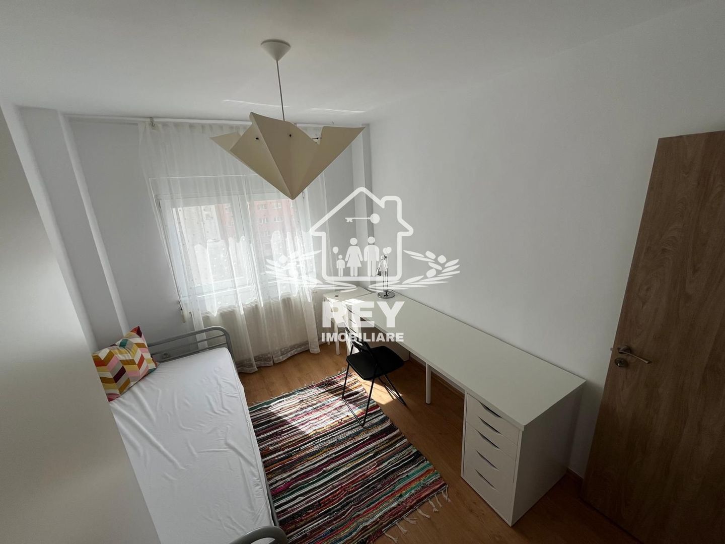 Inchiriez apartament 4 camere in Cartier Strand - Sibiu - Poză 2