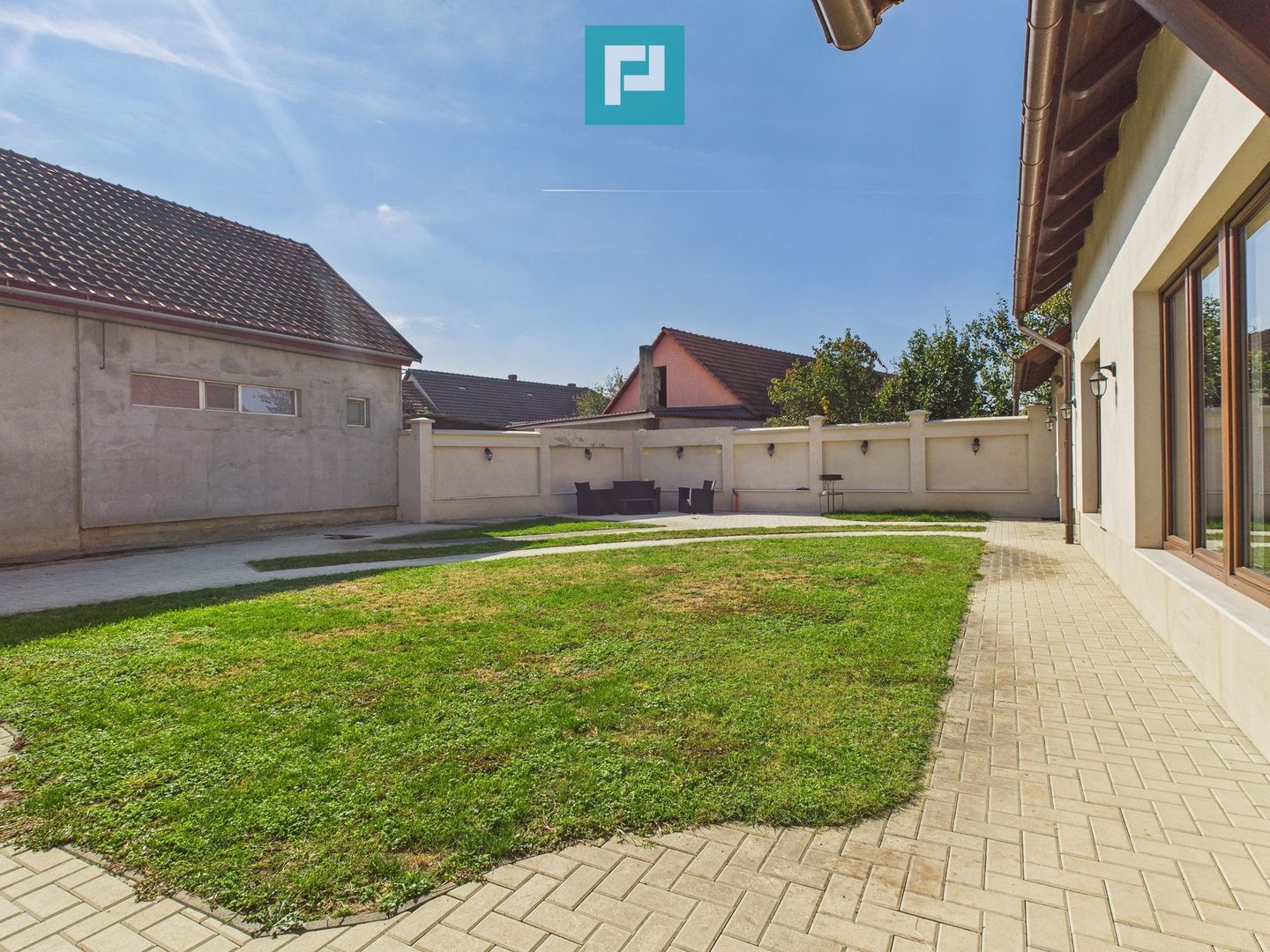 Casă modernă cu 2 corpuri, 5 camere în Pecica - Poză 11