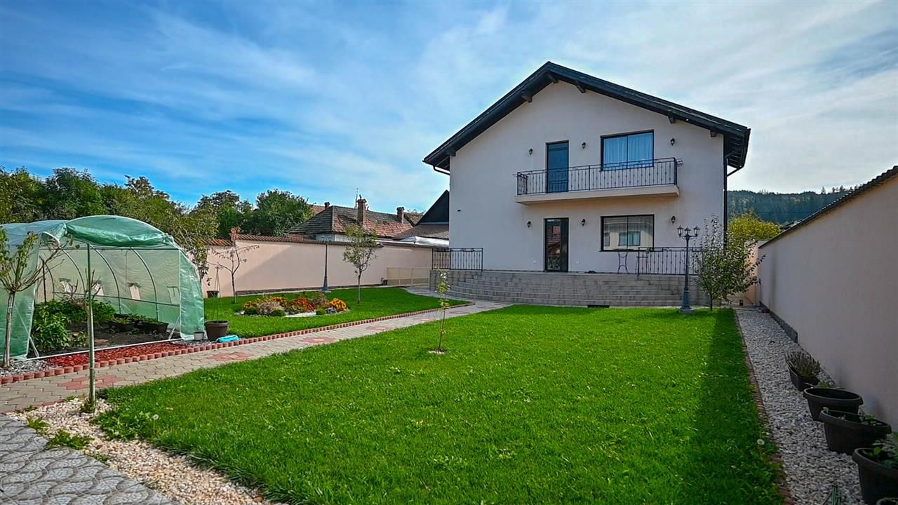 Somptuozitate in stil modern, 2 garaje, 3 terase, totul pe 1.000 mp teren - Poză 62
